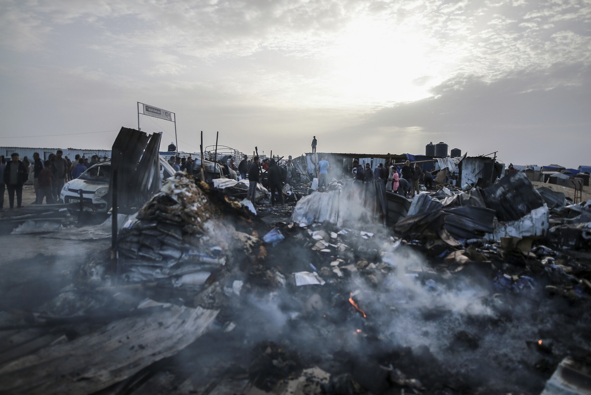 इजराइल के पश्चिमी रफाह पर हुए हमले में 45 विस्थापितों की मौत, नेतान्हू ने दुख जताया