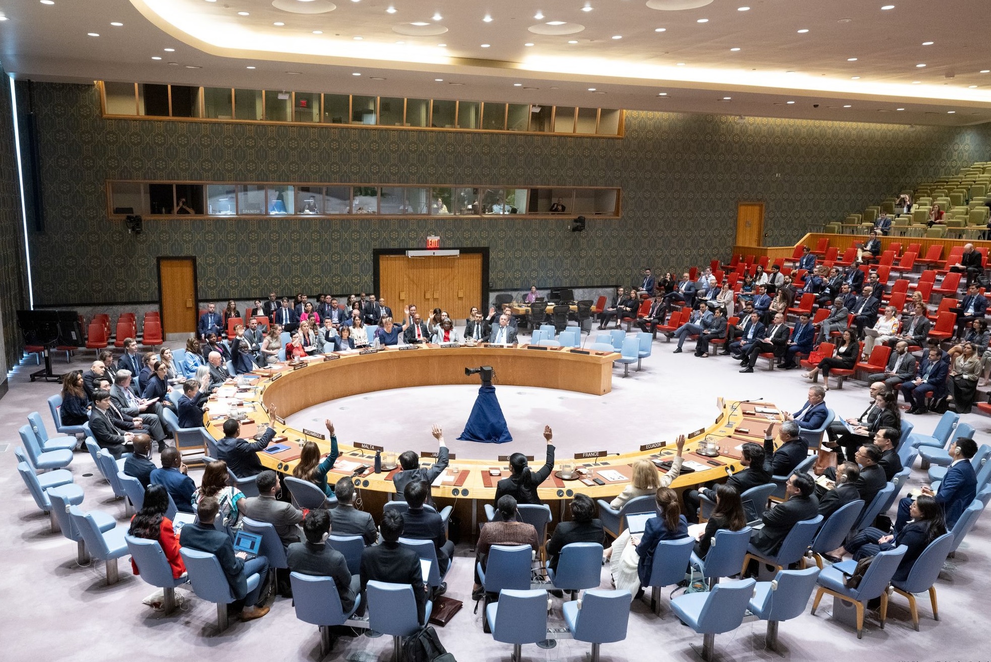 संयुक्त राष्ट्र सुरक्षा परिषद ने गाजा पट्टी में अमेरिका समर्थित संघर्ष विराम प्रस्ताव पारित किया