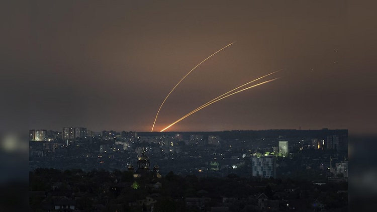 इजराइली वायु सेना ने यमन से प्रक्षेपित एक बैलिस्टिक मिसाइल को रोका