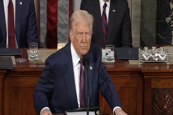 अमेरिकी राष्ट्रपति ट्रम्प ने पेरिस जलवायु समझौते से बाहर निकलने के फैसले का बचाव किया