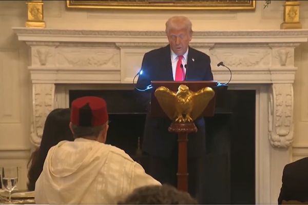 राष्ट्रपति ट्रम्प ने व्हाइट हाउस में इफ्तार रात्रिभोज में हिस्सा लिया