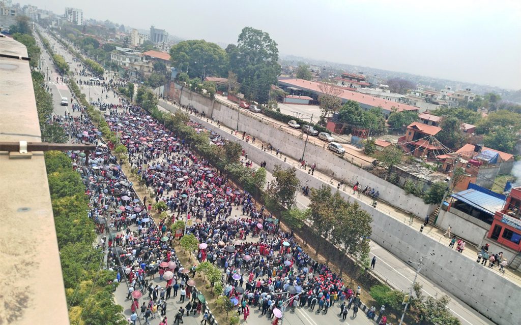 शिक्षकों ने नेपाल सरकार का आग्रह ठुकराया, आंदोलन 15वें दिन भी जारी