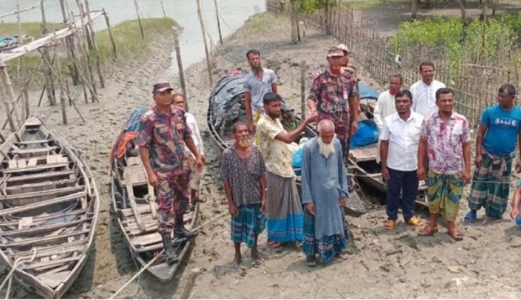  भारत ने बांग्लादेश के मछुआरों की दो नावें लौटाईं