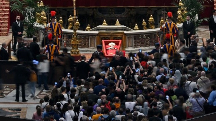  पोप फ्रांसिस के ताबूत को सील करने की रस्म की तैयारी शुरू, राष्ट्रपति द्रौपदी मुर्मु करेंगी दर्शन, अंतिम संस्कार कल