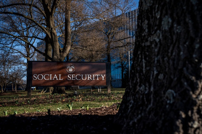  ट्रंप प्रशासन डेटा मसले पर जिला अदालत के आदेश के खिलाफ पहुंचा सुप्रीम कोर्ट