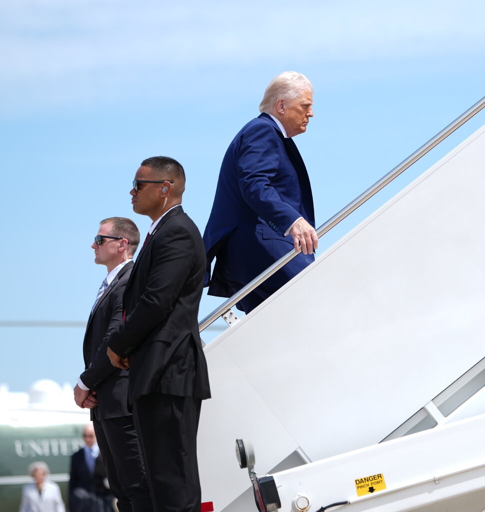  ट्रंप की मध्य पूर्व यात्रा शुरू, सऊदी अरब में होगा आज पहला पड़ाव