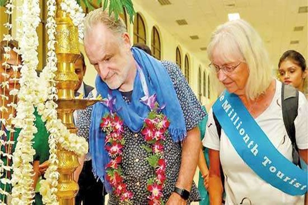  श्रीलंका में अंतरराष्ट्रीय पर्यटकों की संख्या 10 लाख के पार, भारत शीर्ष स्रोत देश