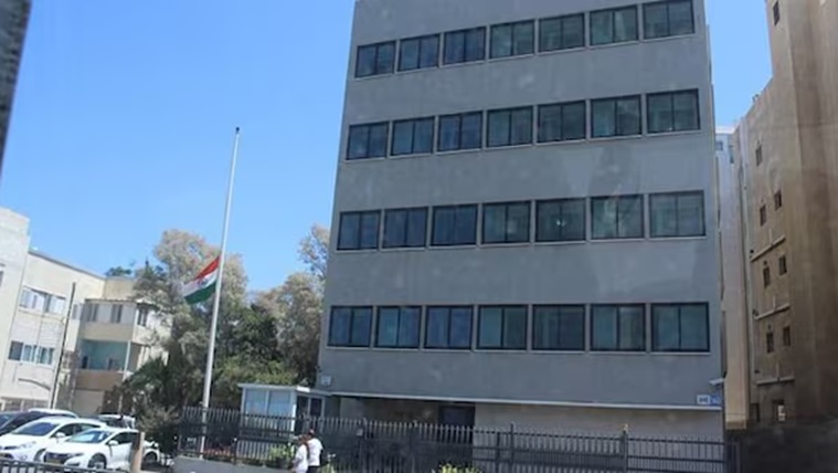 इजराइल और ईरान में रहने वाले भारतीयों के लिए दूतावासों ने जारी की सलाह