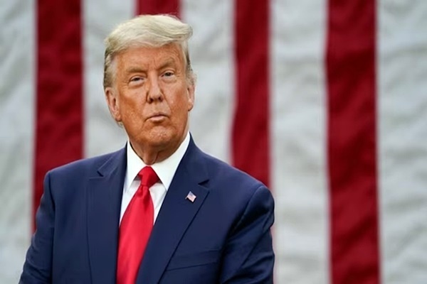  राष्ट्रपति ट्रंप ने दिए ईरान में सत्ता परिवर्तन के संकेत, परमाणु ठिकानों पर हमले को बताया 'बहुत बड़ी क्षति'