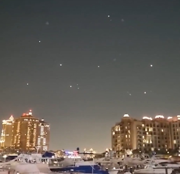 ईरान ने अमेरिकी बमबारी के जवाब में कतर के अल उदीद एयरबेस पर बैलिस्टिक मिसाइल दागे, क्षेत्रीय तनाव बढ़ा