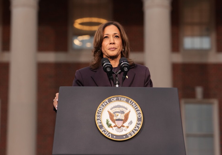 कमला हैरिस कैलिफोर्निया के गवर्नर पद के लिए चुनाव नहीं लड़ेंगी