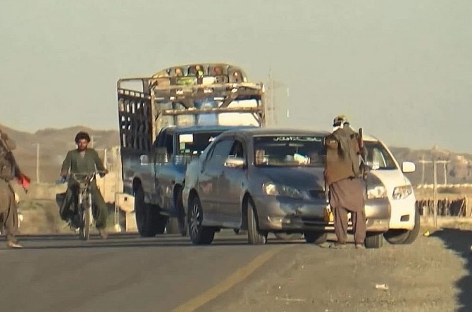  बलूचिस्तान में संदिग्ध बलूच लड़ाकों ने की नाकाबंदी, सैन्य वाहनों पर धावा, पाकिस्तान की सेना ने यात्री बसों को रोका