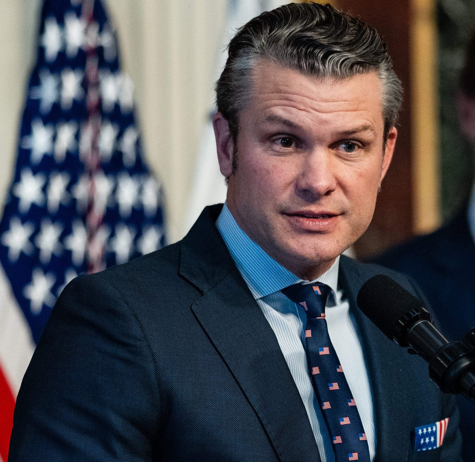  अमेरिकी रक्षा सचिव पीट हेगसेथ ने नौसेना प्रमुख जॉन हैरिसन को बर्खास्त किया