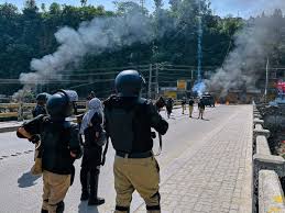 पाकिस्तान सरकार ने पीओके प्रदर्शनकारियों की अधिकतर मांगें मानीं, समझौते पर किए हस्ताक्षर