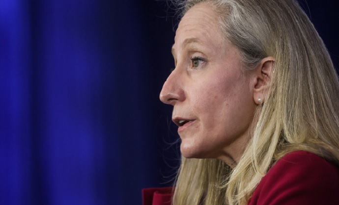 डेमोक्रेट एबिगेल स्पैनबर्गर होंगी वर्जीनिया की पहली महिला गवर्नर