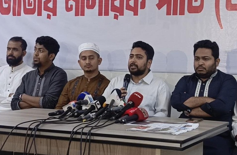 बांग्लादेश छात्र विद्रोह के नेता नाहिद इस्लाम पूर्व आईजीपी मामून की पांच साल की सजा से असंतुष्ट