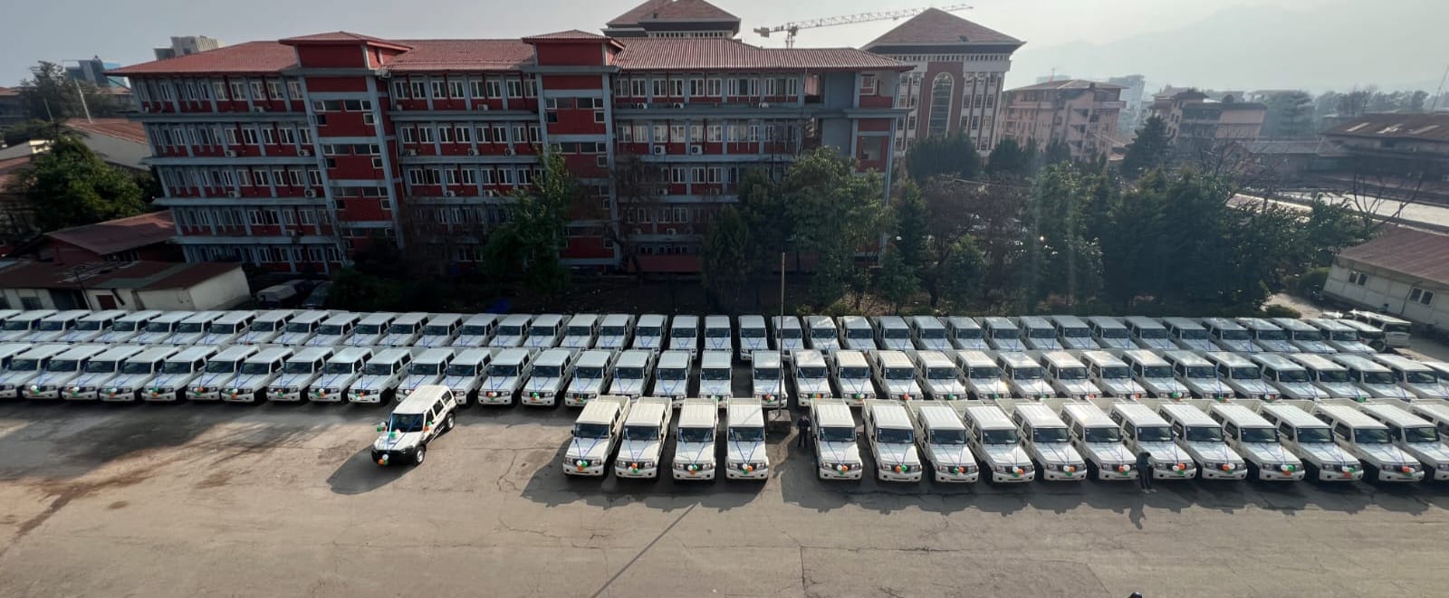 भारत ने चुनाव में मदद के लिए 223 और वाहन नेपाल भिजवाए