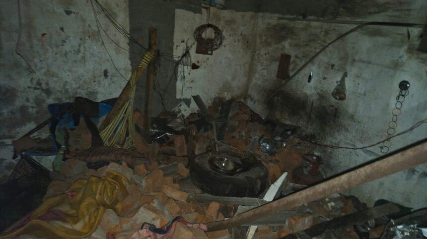 कोरबा:तेज आंधी-तूफान में गिरी निर्माणाधीन दीवार, पड़ोसी परिवार दबा&mdash;तीन घायल