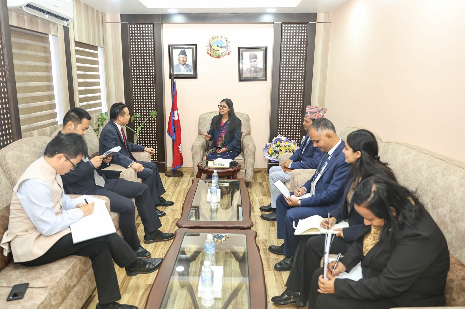 नेपाल में चीन के राजदूत ने की कानून मंत्री से मुलाकात