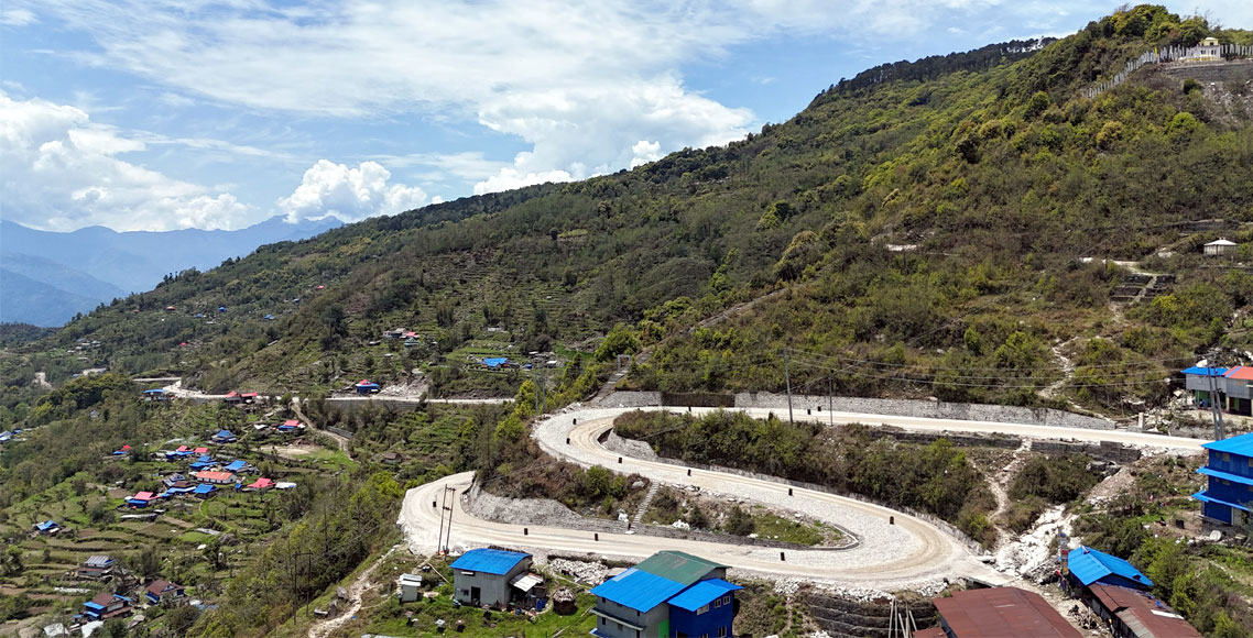 नेपाल के रास्ते भारत और चीन को जोड़ने वाला राजमार्ग सेना ने सड़क विभाग को सौंपा