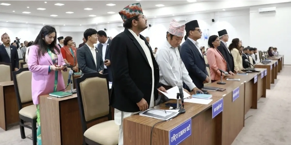 नेपाल संसद में पीएम को बुलाने की मांग पर आठवें दिन भी विरोधी दलों का गतिरोध
