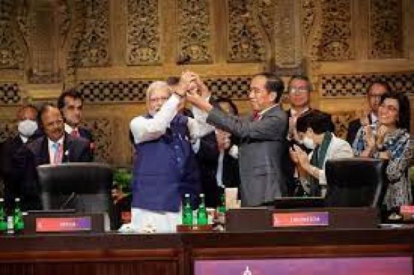 भारत बना जी-20 का अध्यक्ष, इंडोनेशिया ने मोदी को सौंपा नेतृत्व