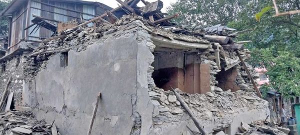 नेपाल के बझांग में 3 दिन में 300 से अधिक बार डोली धरती, प्रचंड आज भूकंप प्रभावित क्षेत्र का जायजा