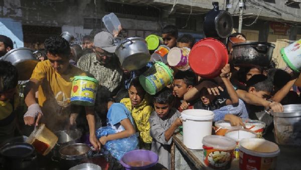 गाजा में भोजन और पानी का संकट गहराया