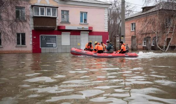 बाढ़ से कजाकिस्तान के कई इलाके जलमग्न, यूराल नदी उफान पर; लाखों लोगों ने छोड़ा घर