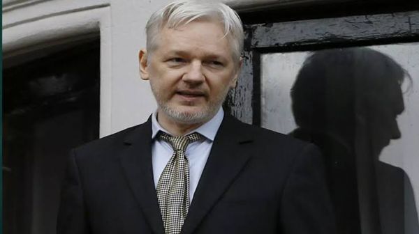 जूलियन असांजे को अमेरिका प्रत्यर्पित करने के खिलाफ ब्रिटेन की अदालत ने अपील की अनुमति दी