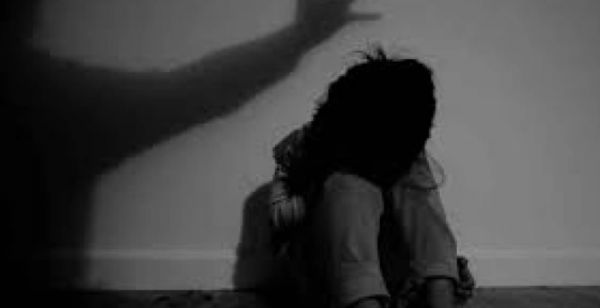 पाकिस्तान में मदरसे से किताबें चुराने के आरोप में दो अनाथ बहनों पर जुल्म 