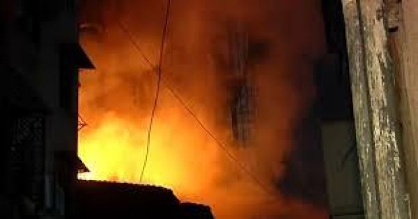 मियामी में चार मंजिला आवासीय इमारत में भीषण आग, दो घायल