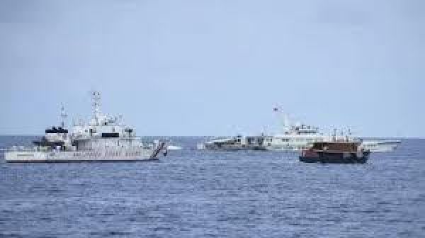 फिलीपीन ने चीन से हथियार लौटाने, नौकाओं के नुकसान की भरपाई को कहा