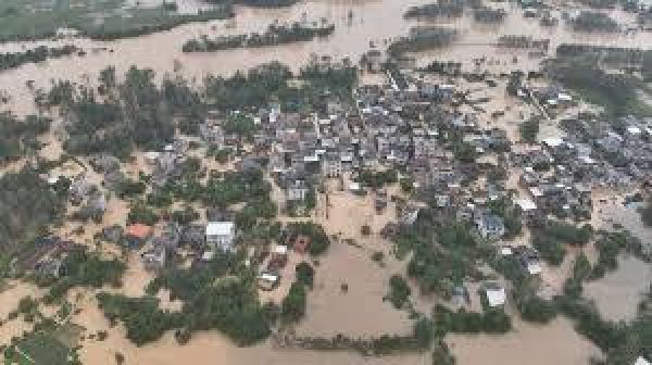 दक्षिण चीन में भीषण बाढ़ और भूस्खलन से 47 की मौत