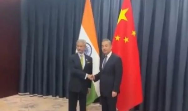 जयशंकर की अस्ताना में चीन के विदेशमंत्री से मुलाकात