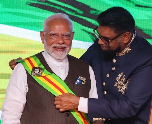 भारतीय प्रधानमंत्री नरेन्द्र मोदी गुयाना के सर्वोच्च सम्मान'द ऑर्डर ऑफ एक्सीलेंस'से अलंकृत,'डोमिनिका अवॉर्ड ऑफ ऑनर'से भी नवाजा गया