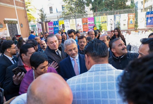 विदेशमंत्री जयशंकर रोम में भारतीय समुदाय से मिले, भारतीय दूतावास के नए कार्यालय का उद्घाटन किया