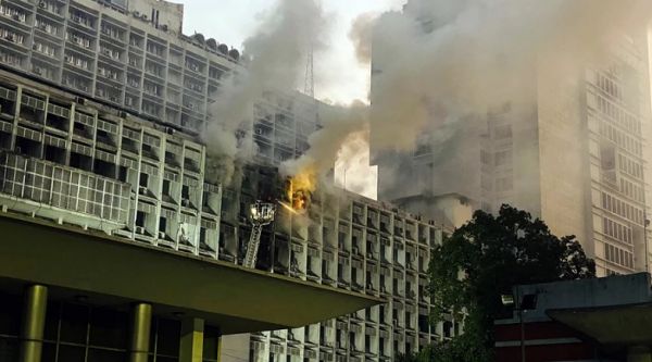  बांग्लादेश सचिवालय की बिल्डिंग नंबर-7 में आग बुझाने के दौरान हादसा, अग्निशमन कर्मचारी की मौत