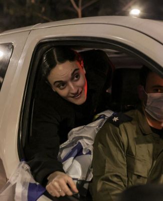 इजराइली सेना के हटते ही गाजा में हमास के लड़ाके आए सड़कों पर 