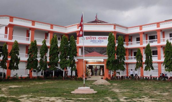 नेपाल में हिन्दी को सरकारी कामकाज की भाषा बनाने वाला विधेयक विरोध के बाद वापस लिया