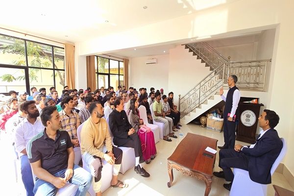 लाओस में भारतीय दूतावास ने साइबर घोटाला केंद्रों से 67 युवाओं को बचाया