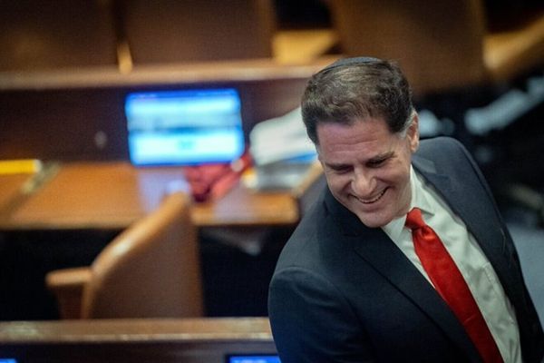 इजराइल के प्रधानमंत्री ने हमास के साथ दूसरे चरण की युद्ध विराम वार्ता का नेतृत्व करने के लिए अपने करीबी सहयोगी रॉन डेरमर को नियुक्त किया