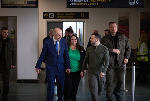 अमेरिका जा रहे जेलेंस्की ने रास्ते में आयरलैंड के प्रधानमंत्री से मुलाकात की