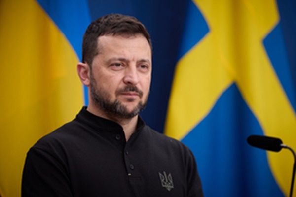 यूक्रेन के राष्ट्रपति ज़ेलेंस्की ने अमेरिका के साथ निरस्त खनिज समझौते पर हस्ताक्षर करने की पेशकश की