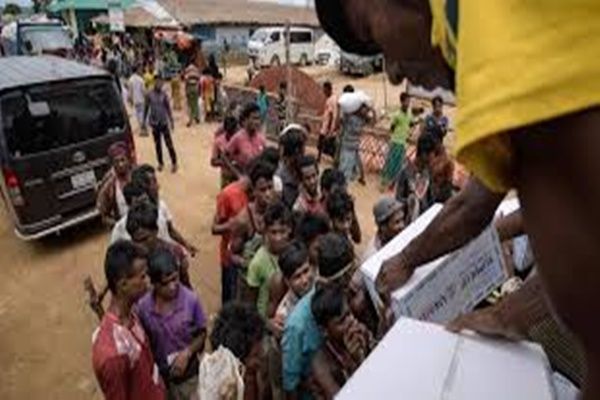 संयुक्त राष्ट्र बांग्लादेश में रोहिंग्या के लिए मासिक खाद्य सहायता में कटौती करेगा
