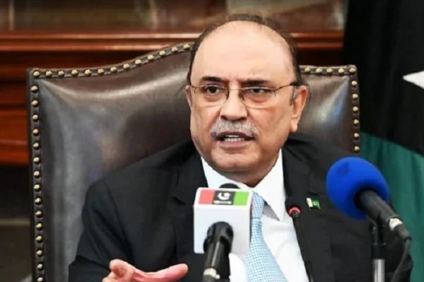  पाकिस्तान के राष्ट्रपति जरदारी को अस्पताल से मिली छुट्टी