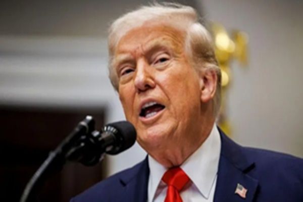 डोनाल्ड ट्रम्प ने 80 वर्षों में सबसे कम 100-दिवसीय अनुमोदन रेटिंग दर्ज की: सर्वेक्षण