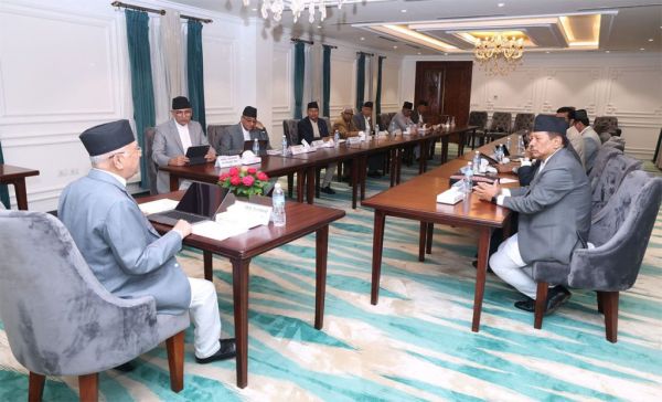 राष्ट्रपति के अभिभाषण से पहले कैबिनेट बैठक स्थगित, राज्य मंत्री का शपथग्रहण रुका