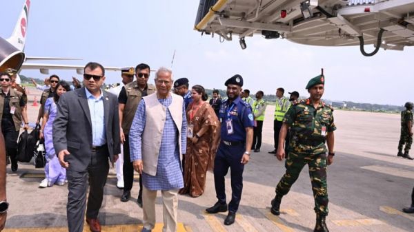 डॉ. मोहम्मद यूनुस अंतरिम सरकार प्रमुख बनने के बाद पहली बार गृहनगर चटगांव पहुंचे