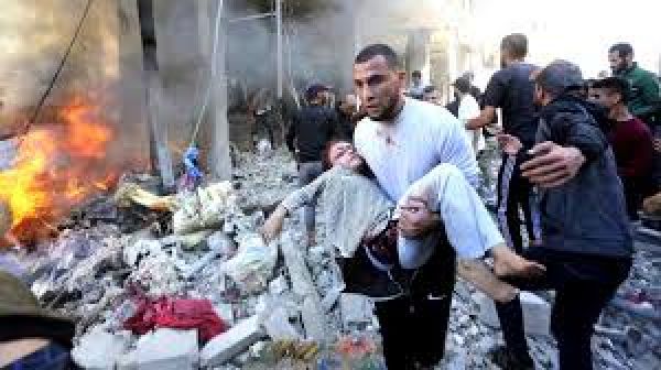   गाजा में इजराइल की भीषण बमबारी में 100 की मौत, चार दिन में 300 मारे गए